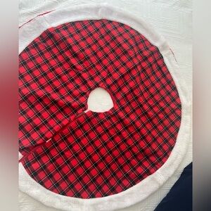 Christmas tree skirt